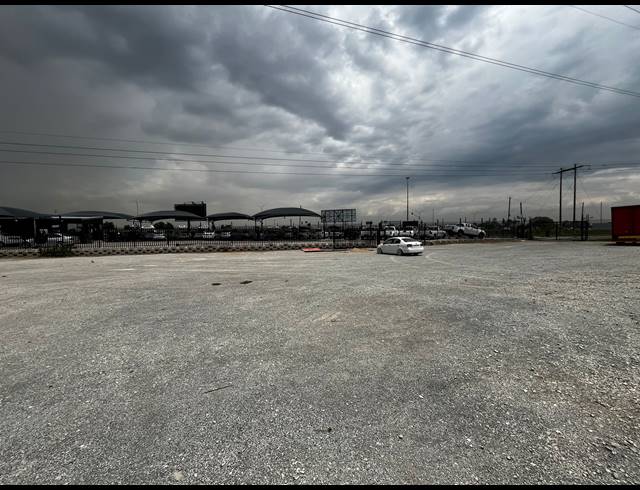 5,892M² WAREHOUSE TO LET IN APEX